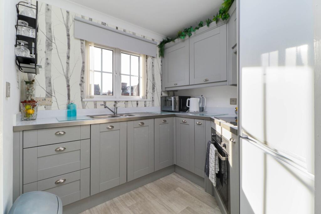 Queens Crescent, Southsea - View 5