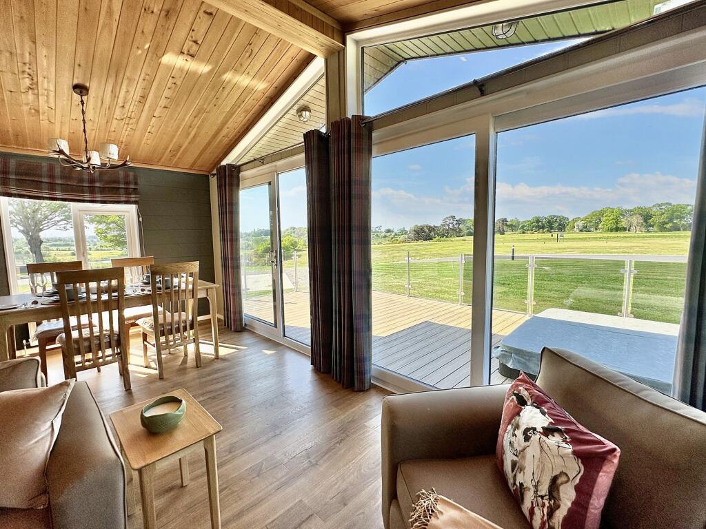 The Roe, Eden Lodge Retreat, Crosby-on-Eden, CA6 4RA photo 4