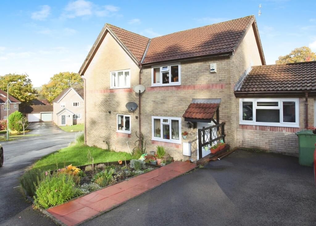 Main image of property: Heol Ynys Ddu, Caerphilly