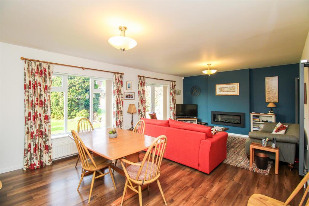 House in Wakefield, West Yorkshire - View 4