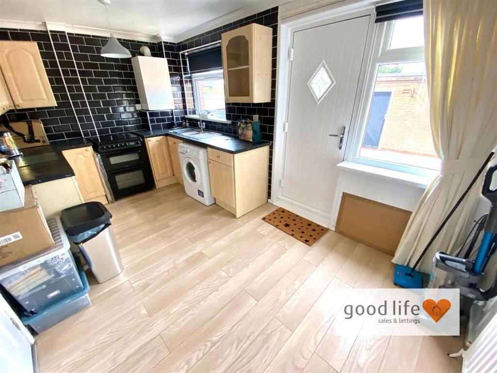 Trevarren Drive, Grangetown, Sunderland photo 5