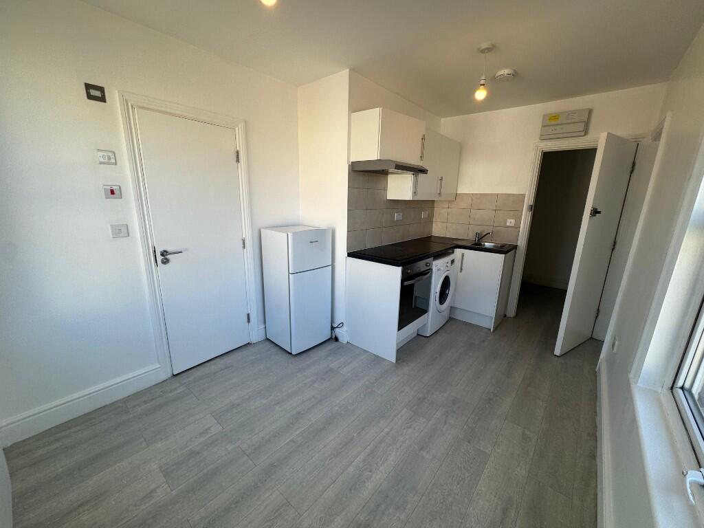 Main image of property: Main Road, Chelmsford, Essex, CM1