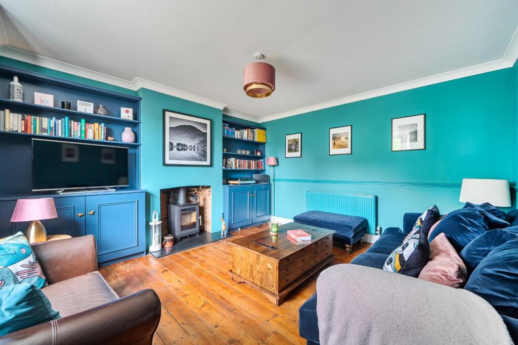 House in Tonbridge - More