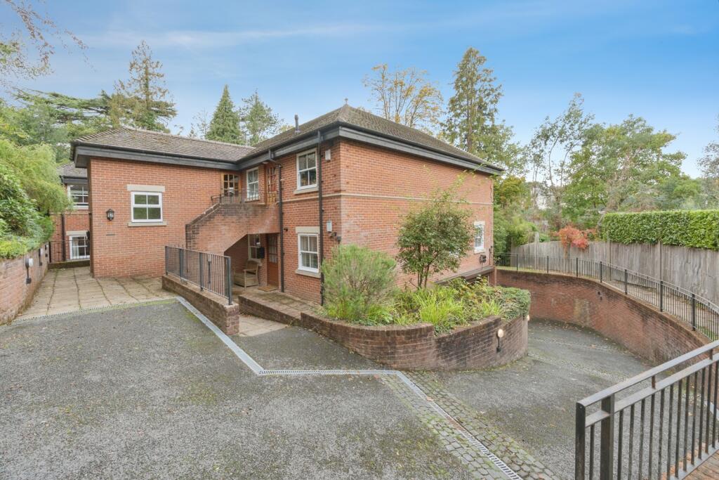 Apartment in Tonbridge - View 3
