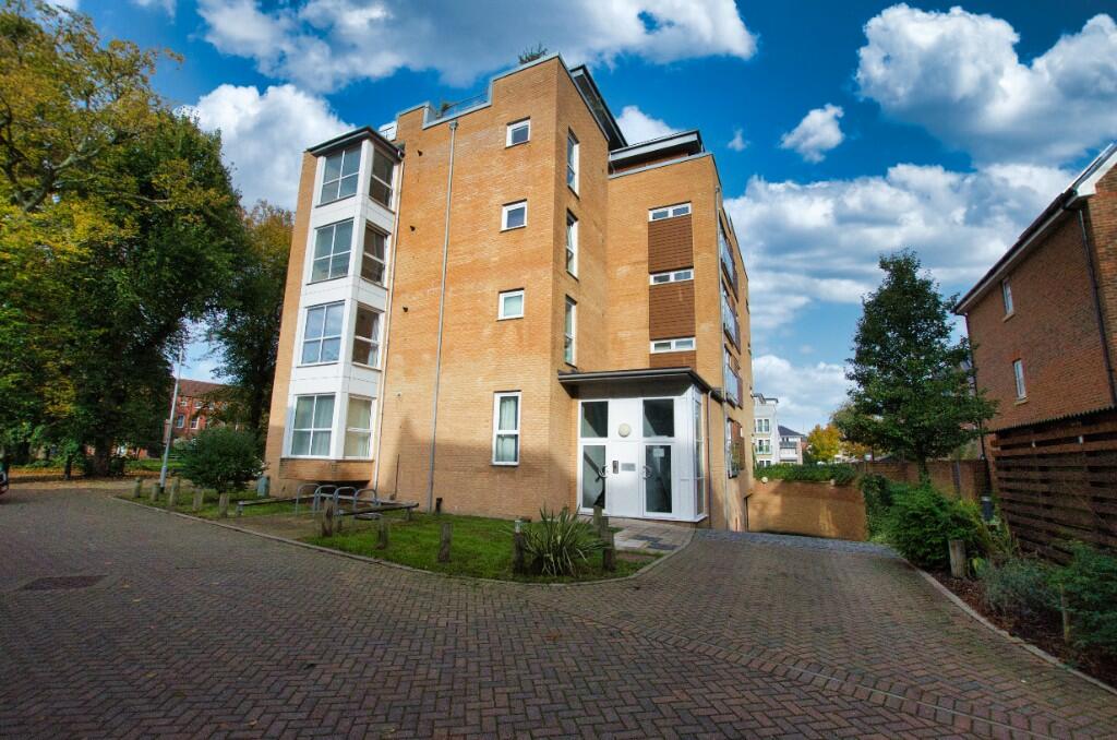Main image of property: The Avenue, Southampton, Hampshire, SO17