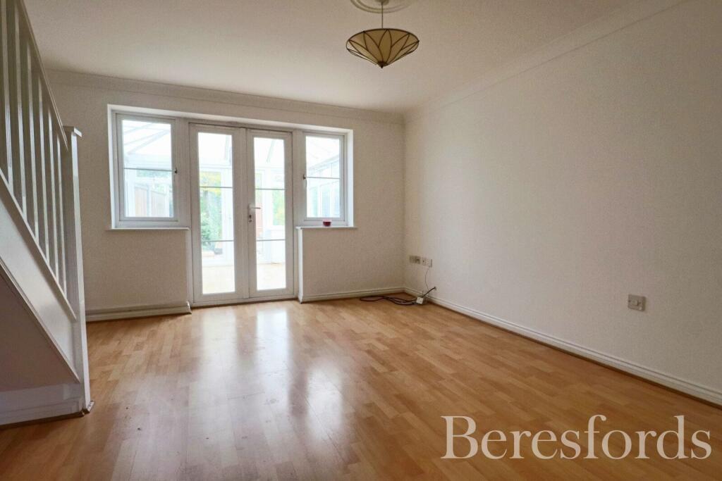 House in Chelmsford, Chancellor Park, Chelmer - View 2