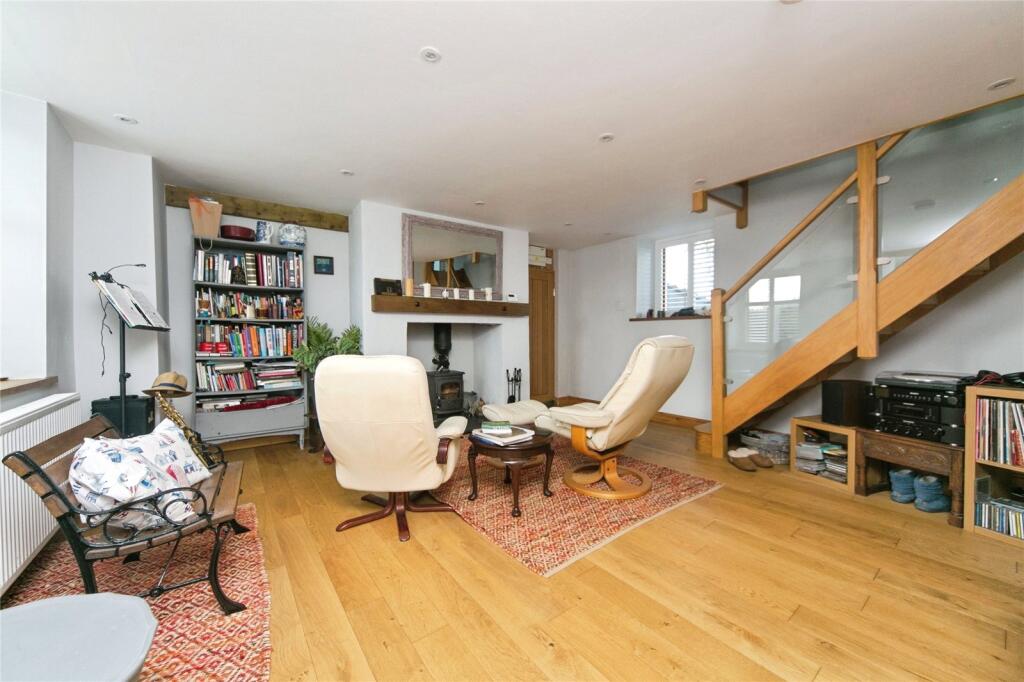 House in Llangefni, Llanddyfnan - View 4
