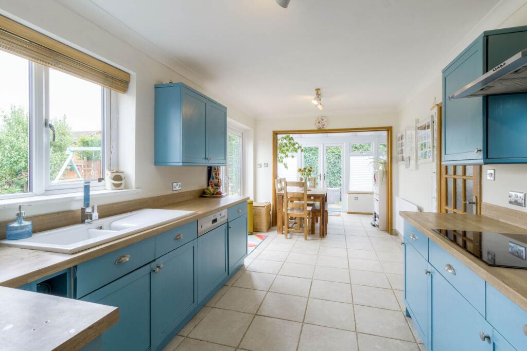 Berry Way, Newton Longville photo 4