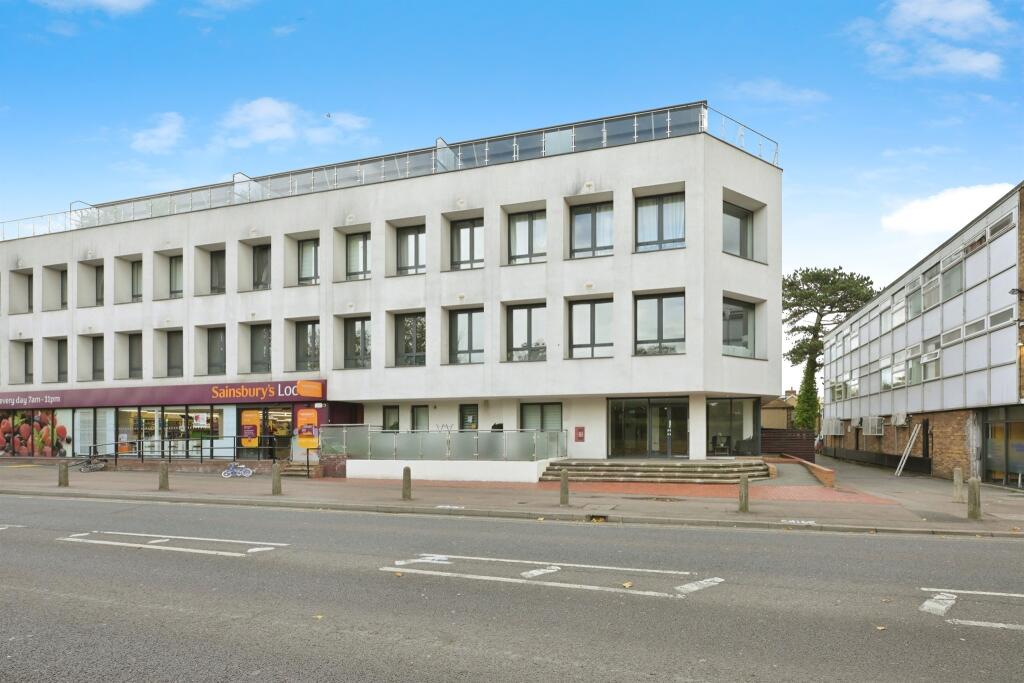 High Road, Broxbourne photo 3