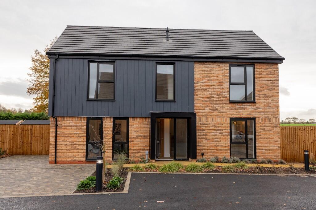 Main image of property: Mount Pleasant,
Glazebrook,
Warrington,
Cheshire,
WA3 5BN