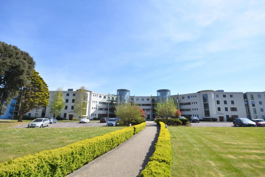 Apartment in Cardiff, Sully and Lavernock - View 2