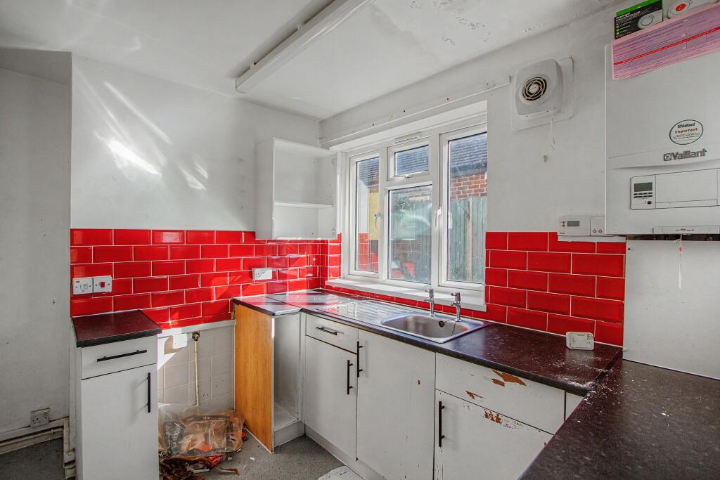 Apartment in Watford - View 5