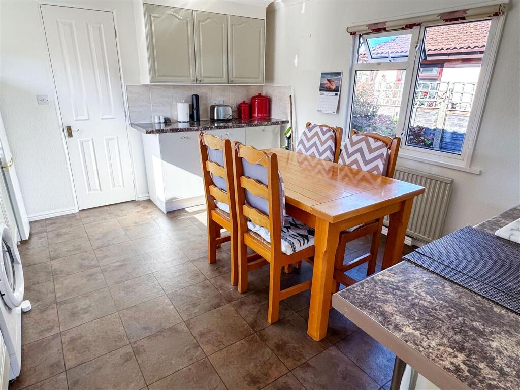 Main Road, Yapton, Arundel - View 3