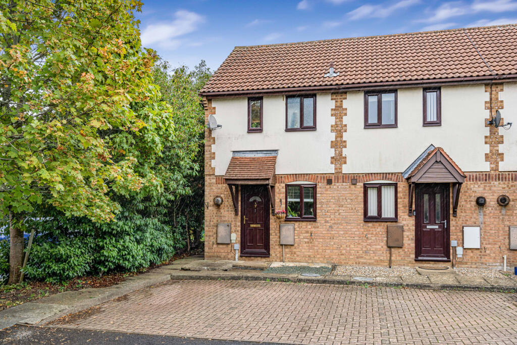 Main image of property: Lapwing Close, Bicester, OX26