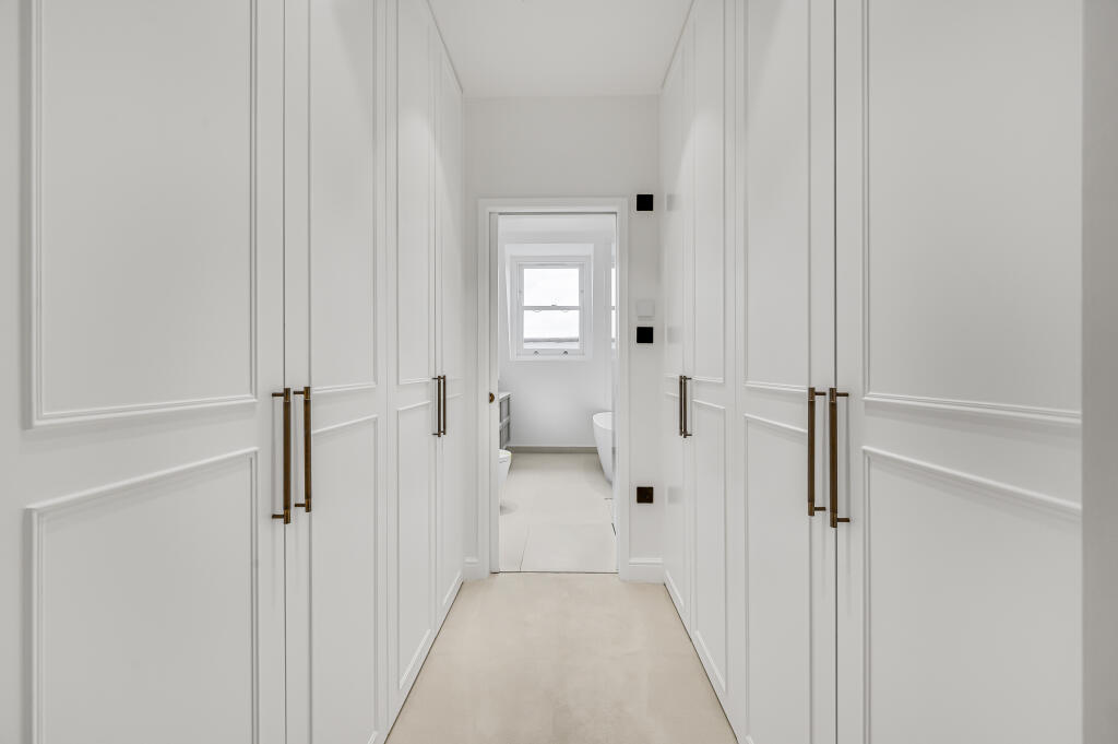 Apartment in London - View 5