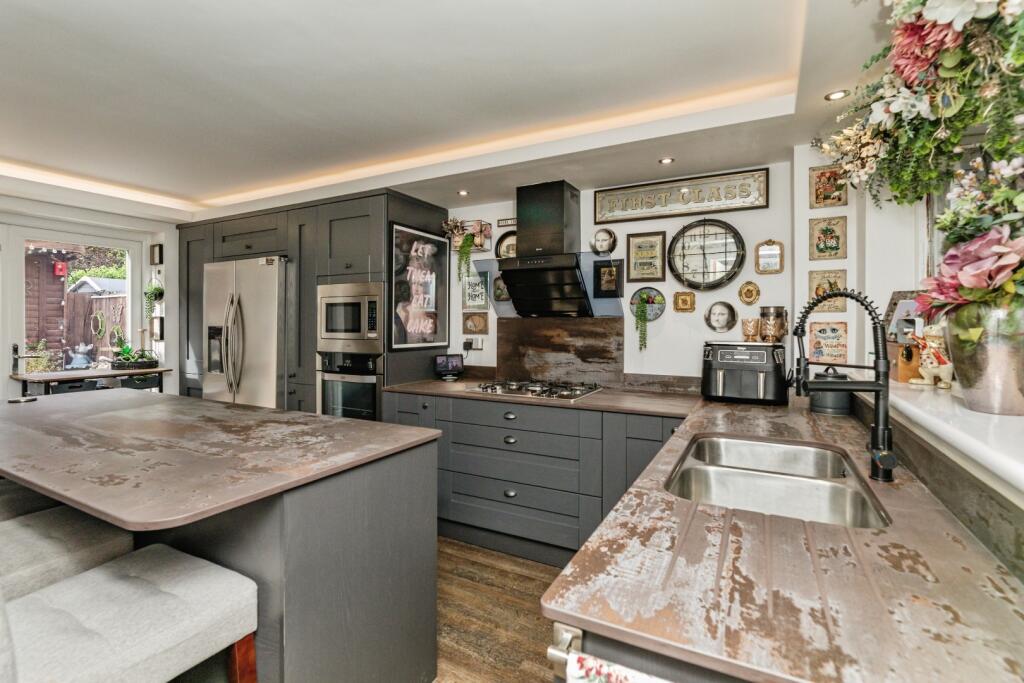 House in Sheffield, Potter Hill, Ecclesfield - View 2