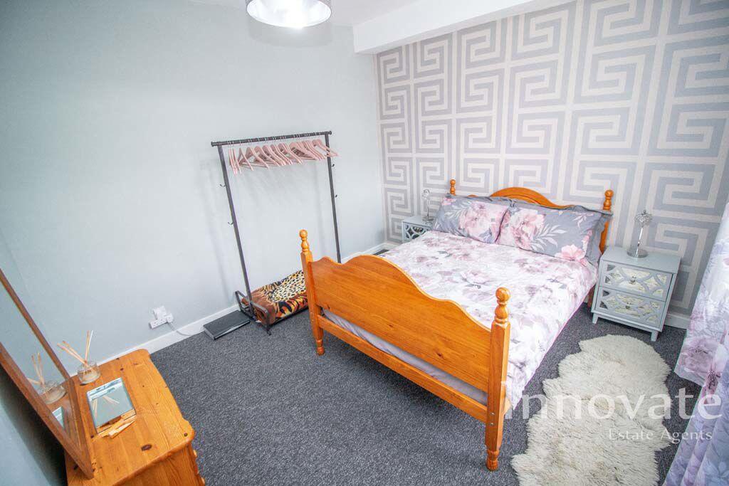 House in Sandwell, West Midlands - More
