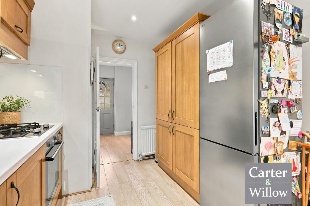 House in London, Becontree Heath - More