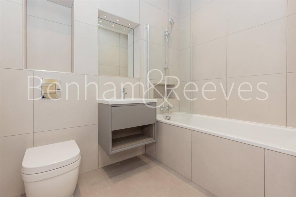 Apartment in London, Hanwell - View 4