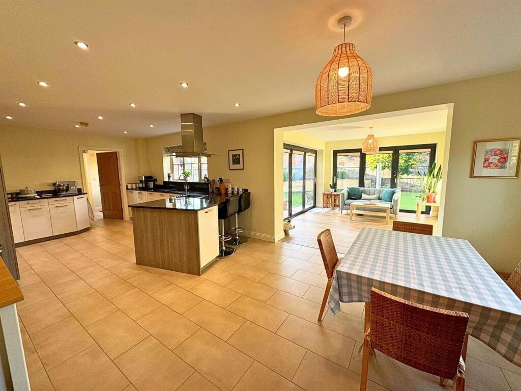 House in West Lindsey, Saxilby, Saxilby with Ingleby CP - View 5