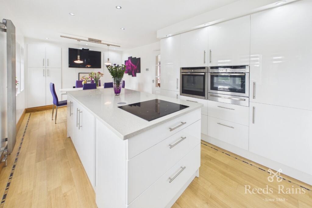 Delph Hill Road, Halifax, West Yorkshire, HX2 photo 4