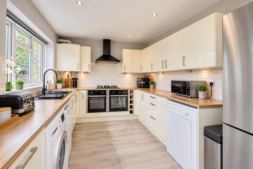 House in Southend-on-Sea, Leigh on Sea - View 3