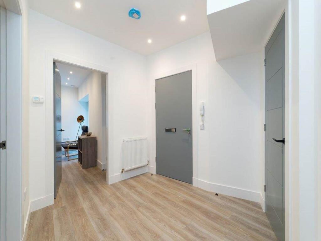 Apartment in Edinburgh - View 5