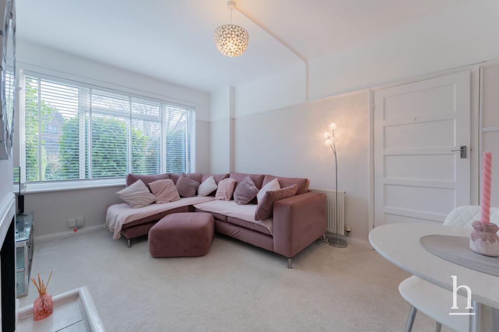 Apartment in Wirral, Liverpool City Region - View 5
