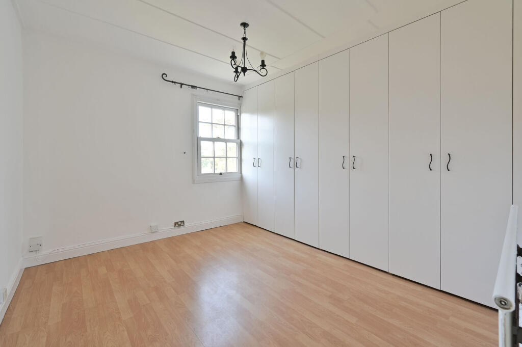 House in Watford - View 5
