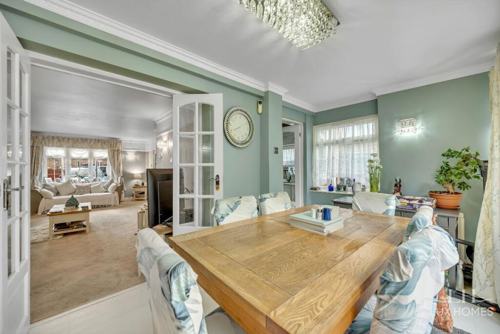 House in Romford - More