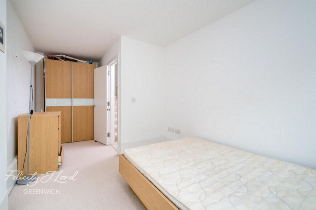 Apartment in London, Pepys Estate, New Cross - More