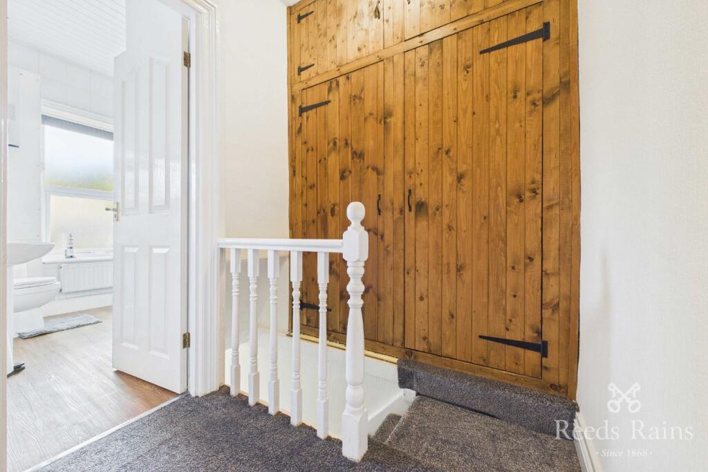 House in Kirklees, Yews Hill, Crosland Moor - View 5