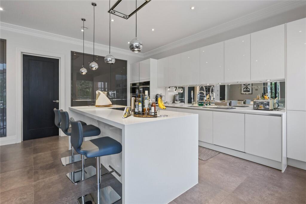 House in Walton-on-Thames, Surrey - More