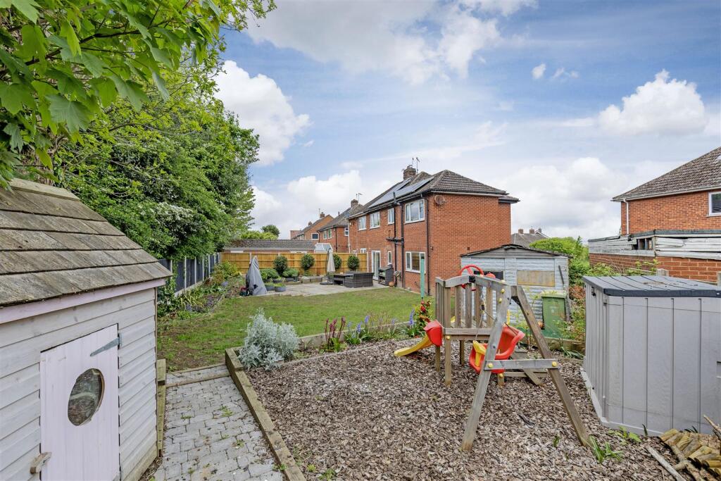 Ling Road, Walton, Chesterfield photo 4