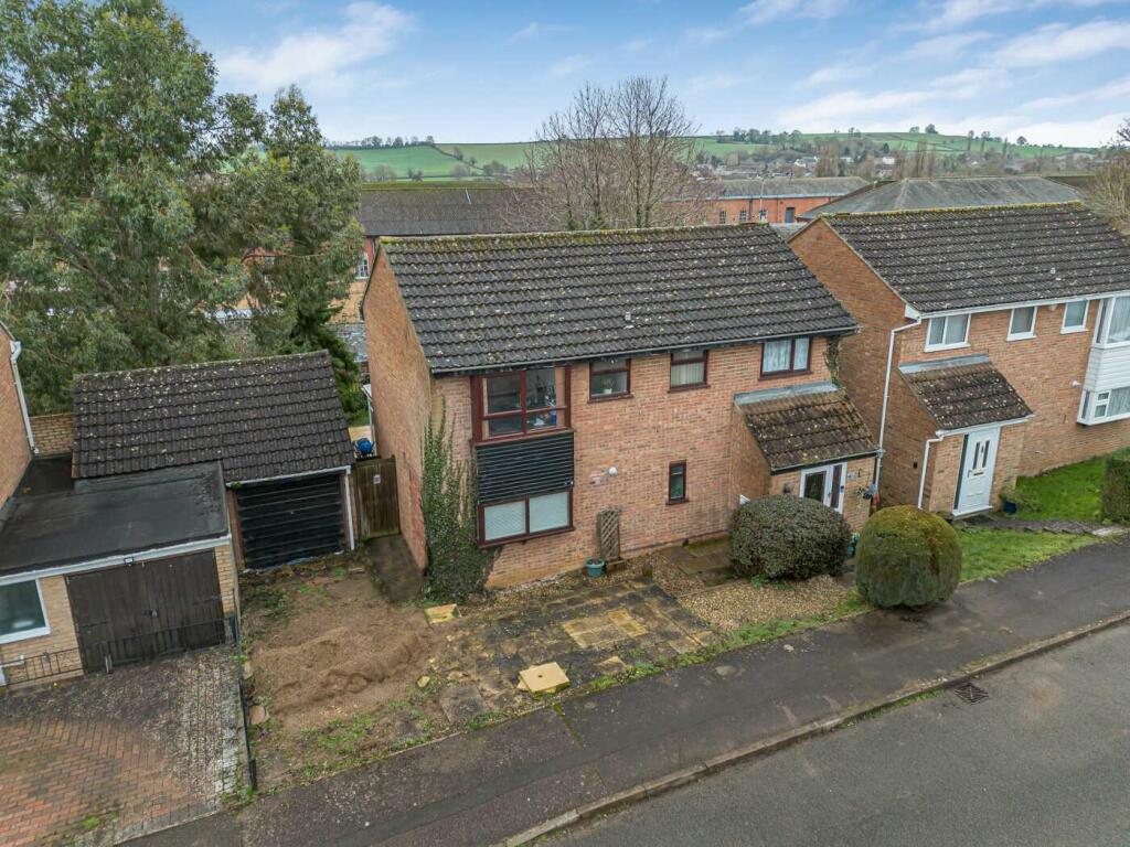 Main image of property: Lancers Way, Weedon, NN7