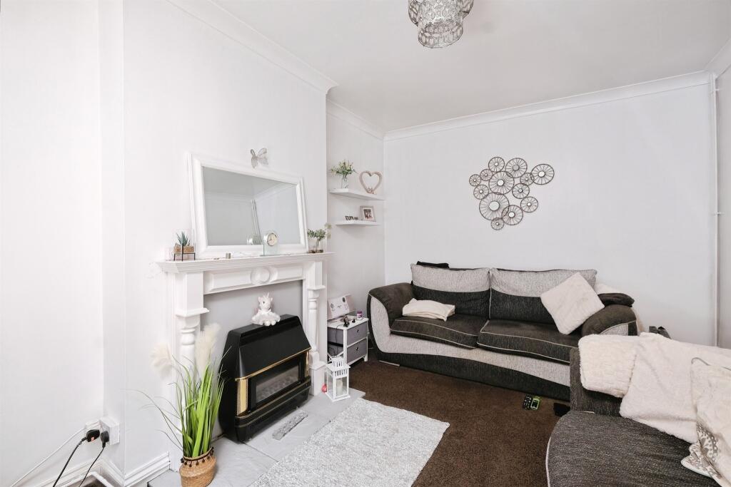 House in Newport, Llanhilleth - More