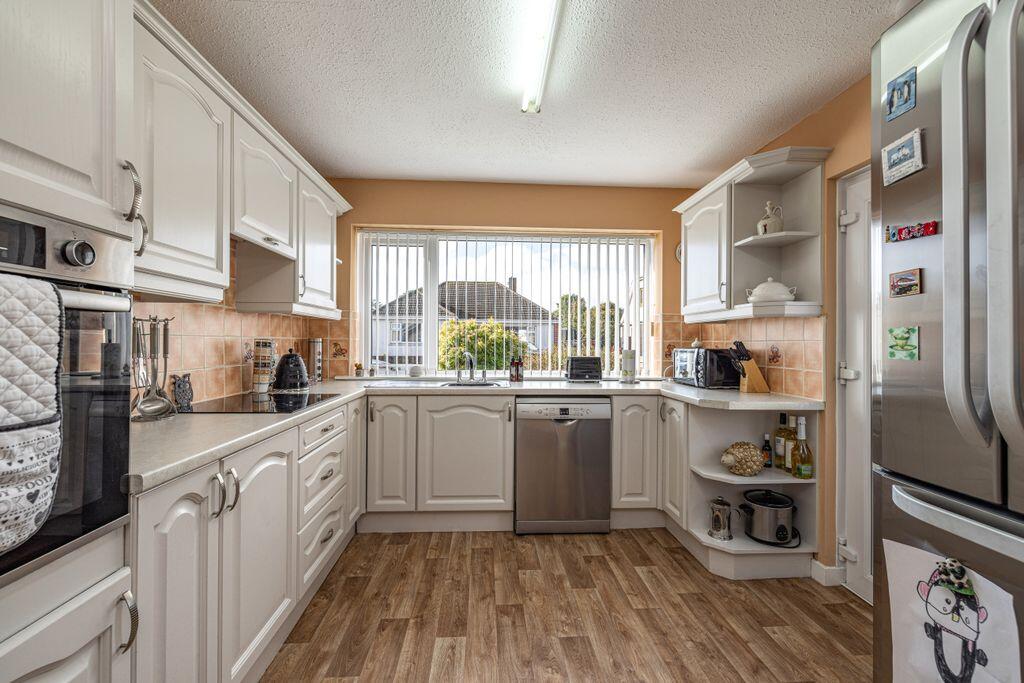 15 Summergate Road, Annan, DG12 6EX photo 2
