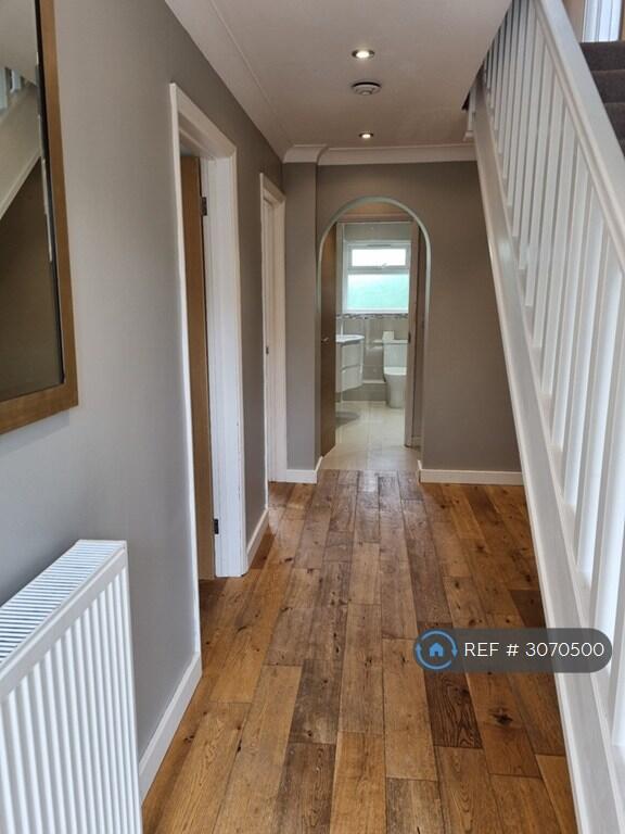 House in Houghton Conquest, Central Bedfordshire - View 5