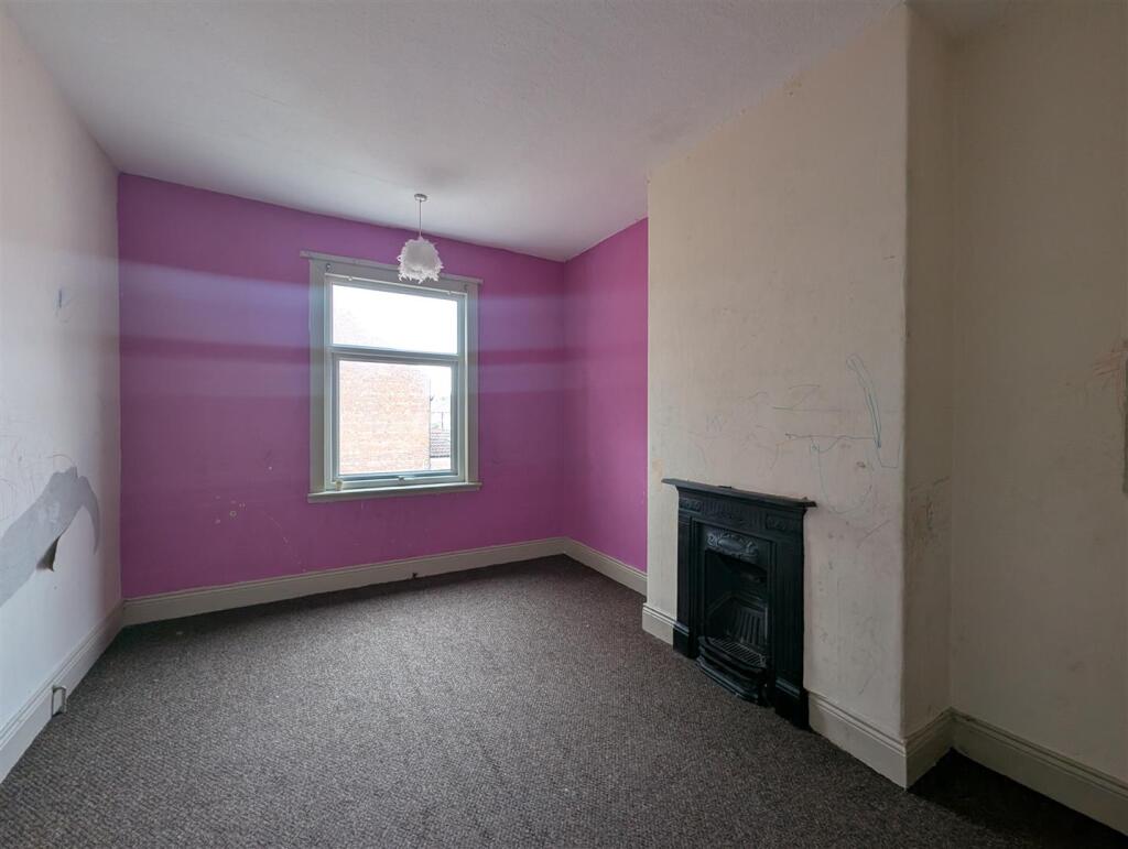 House in Darlington, Harrowgate Hill, Rise Carr - More