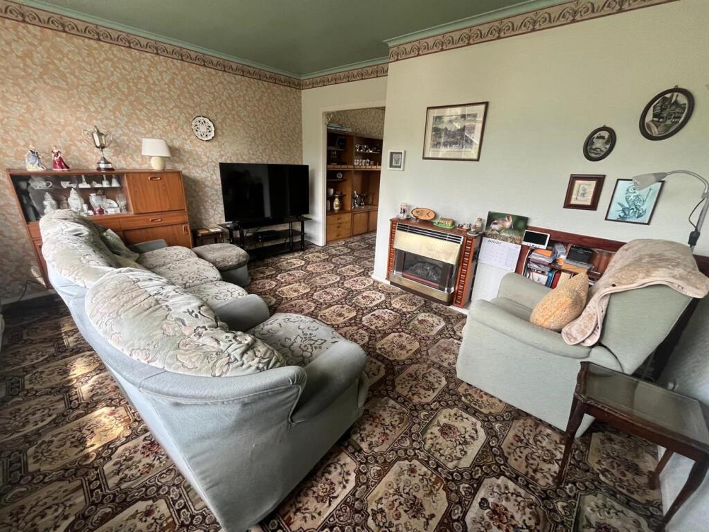 House in Tameside, Greater Manchester - More