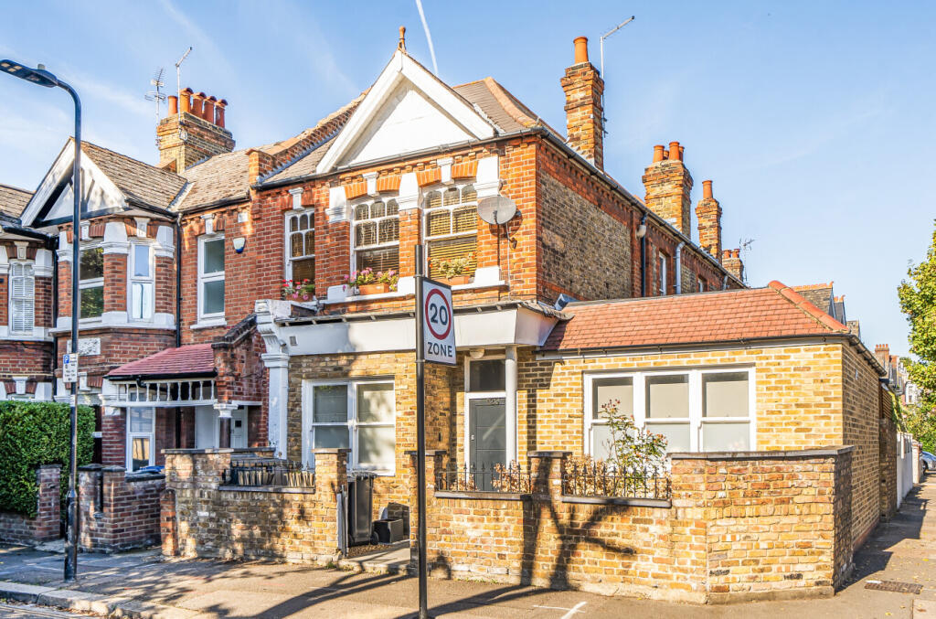 2-bed flat on Valetta Road, London, £515,000