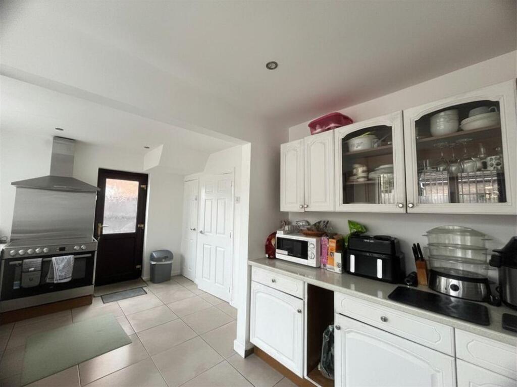 House in Gwersyllt, Summerhill - View 5