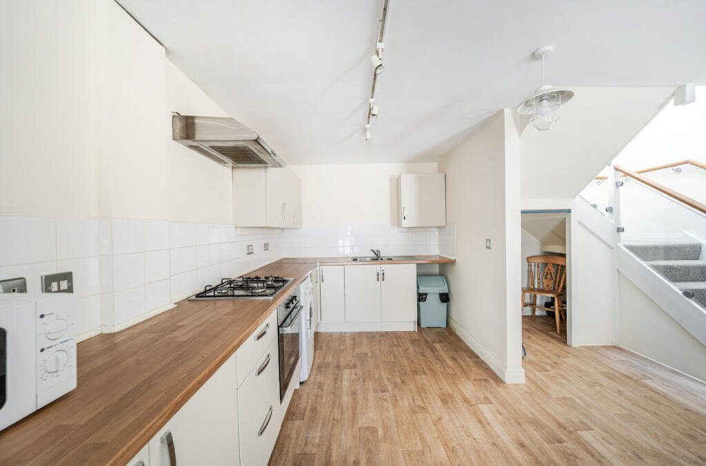 House in North Yorkshire, Harrogate - View 2