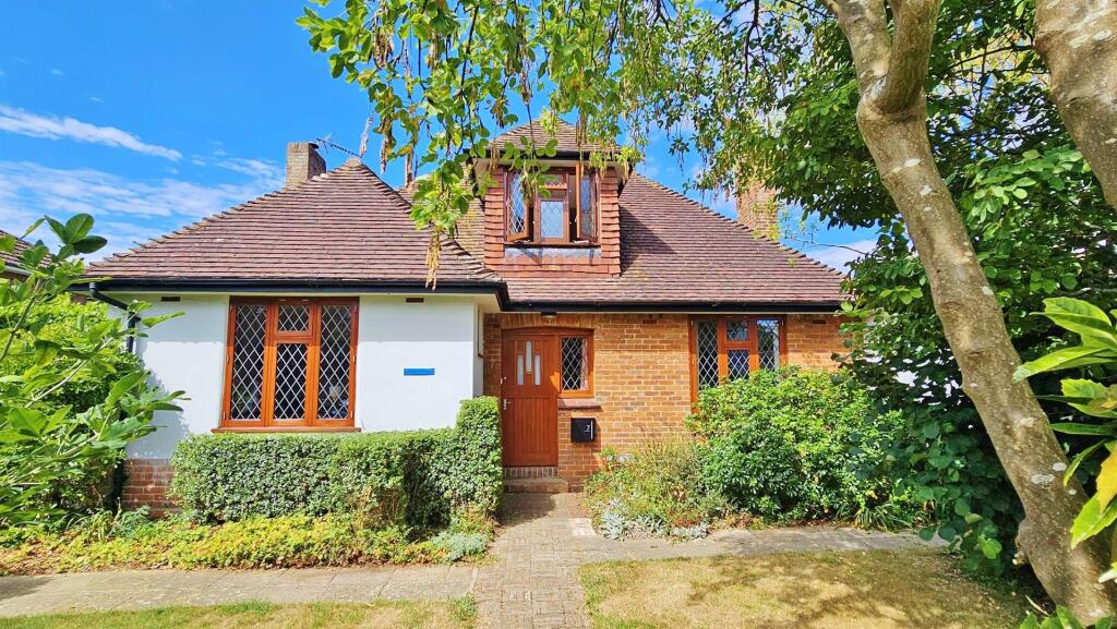 Main image of property: Upper Fourth Avenue, Frinton-On-Sea