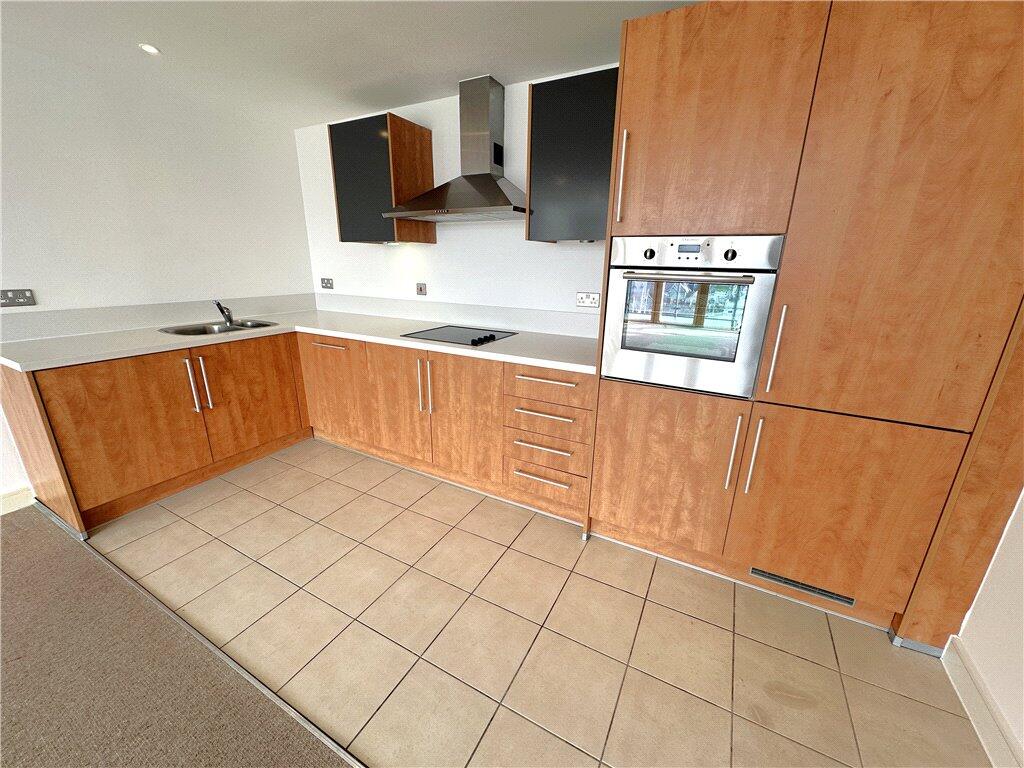 Apartment in Eastbourne, East Sussex - View 5