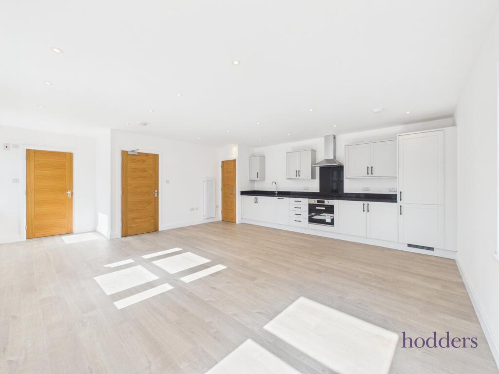 Apartment in Runnymede, Chertsey - View 4