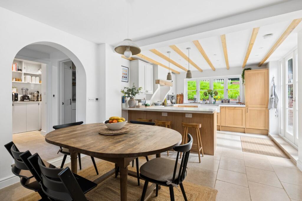 House in Waverley, Haslemere - More