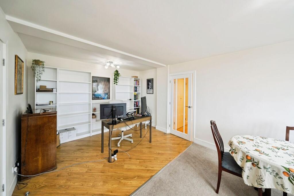 Apartment in Chester - View 5