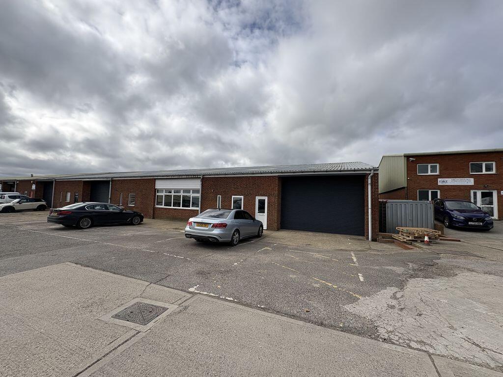 Main image of property: MODERN INDUSTRIAL/TRADE COUNTER UNIT TO BE LET ON ESTABLISHED ESTATE
