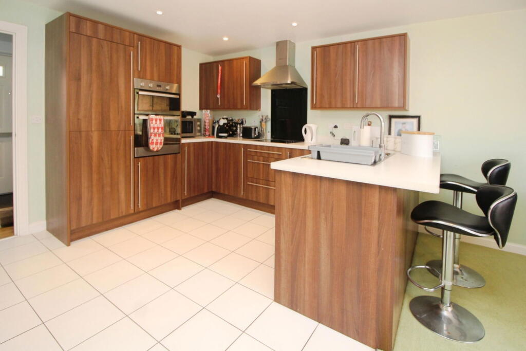 Betjeman Way, Cleobury Mortimer, Kidderminster, DY14 8BB photo 3